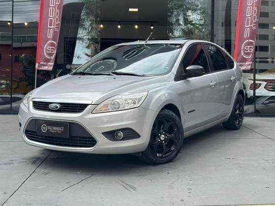 FORD FOCUS 2.0 TITANIUM HATCH 16V FLEX 4P MANUAL